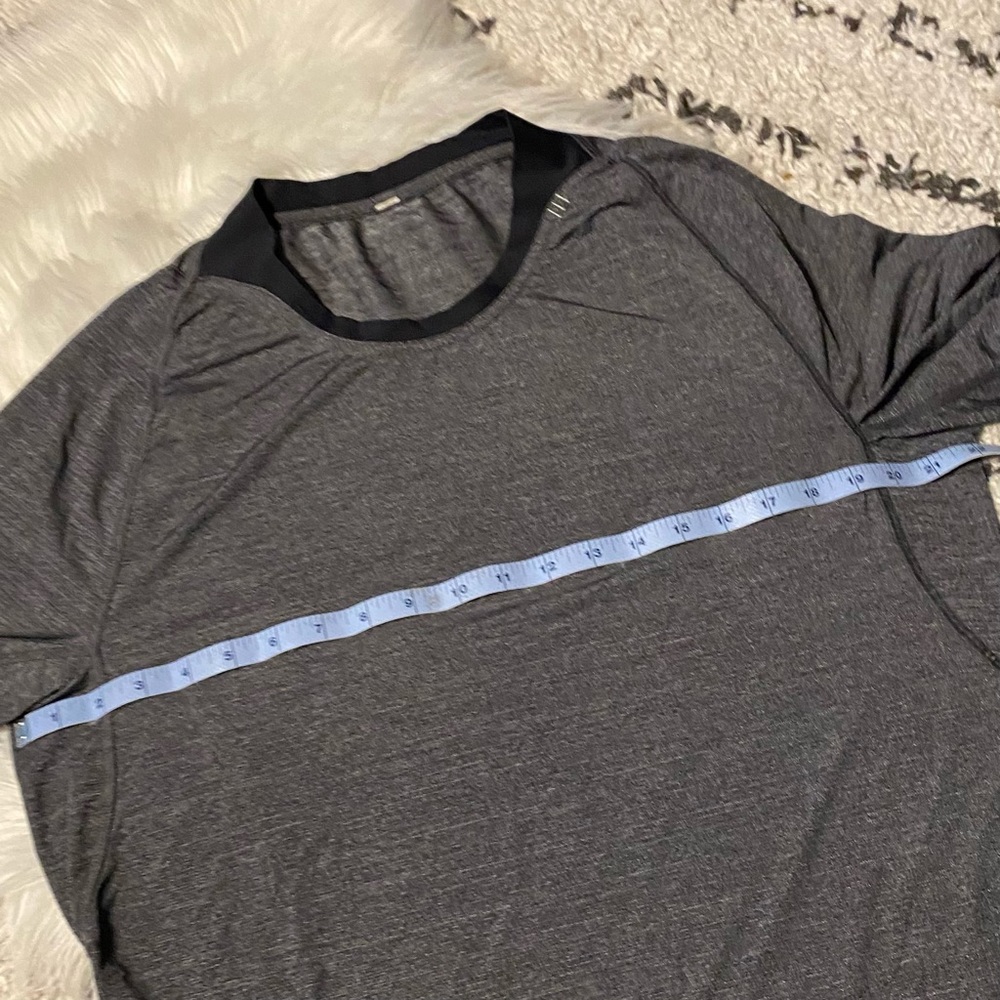 Lululemon Tech Tee - Picture 6 of 10